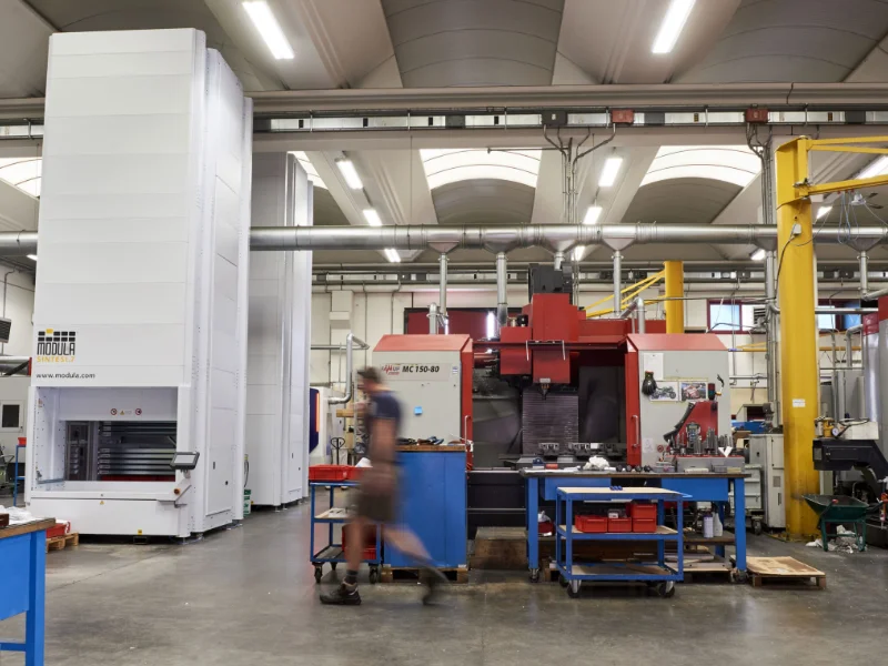 magazzini-verticali-modula-per-stoccaggio-materiali-metallici